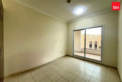 1 BHK W/ Big Balcony | Laundry | Near Mosque