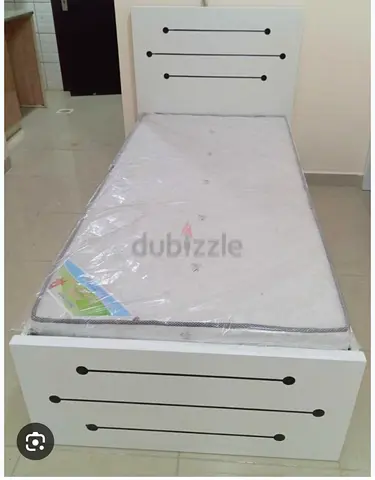 Single white wooden bed with mattress 90x190 cm