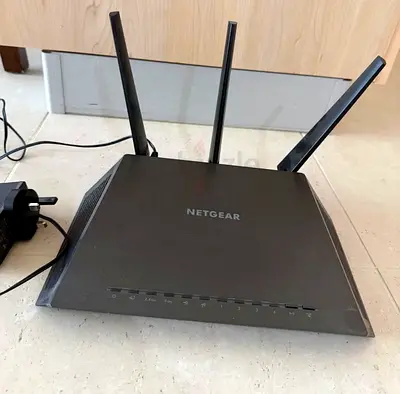 Netgear Wi-Fi Router with 3 External Antennas - Good Working Condition