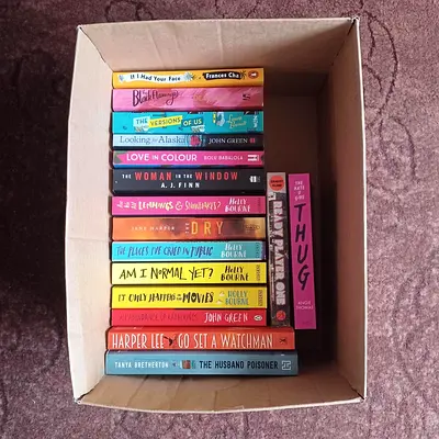 📚✨ MYSTERY BOOK BOX – 50 BOOKS FOR AED 390! ✨📚