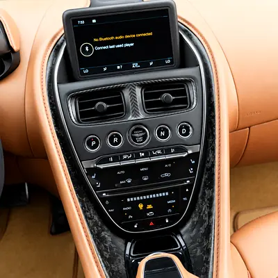 صورة 14 لـ 2019 Aston Martin DBS
