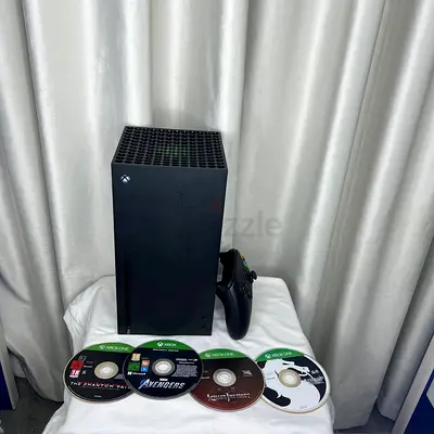 Xbox Series X + 4 Games