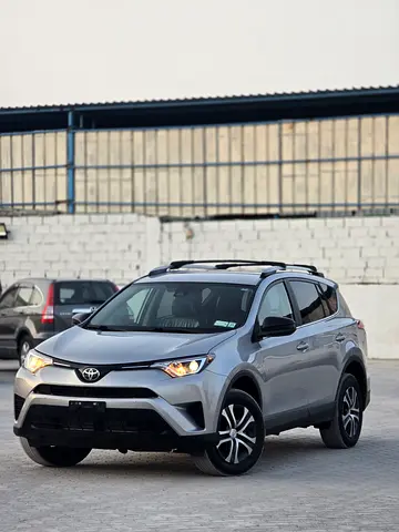 2018 Toyota RAV 4 — фото 3