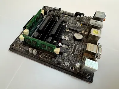 ASRock Q1900-ITX Mini-ITX Motherboard incl. 8GB RAM