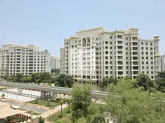 Golden Mile | 3 bedroom | Park Facing | Vacant