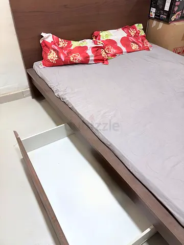 Queen size Bed with Storage Drawer and free mattress