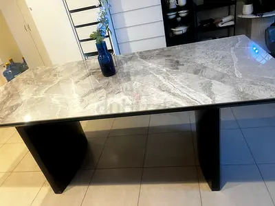 Danube dinning table