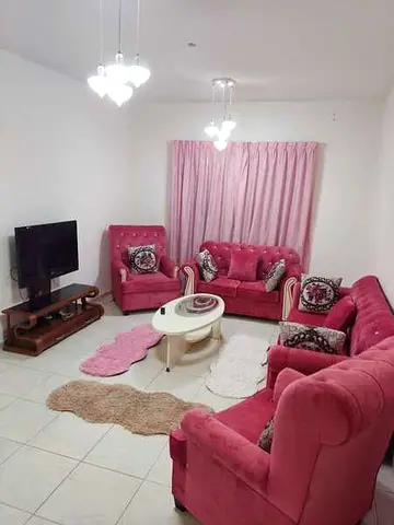 للايجار الشهري شقه غرفه وصاله مفروشه فرش فندقي في التعاون الشارقه