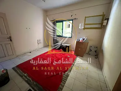 استوديو للإيجار السنوي في البوطينه بمساحة واسعة وحمام واحد مع إطلالة مفتوحة صيانه مجانيه قريب الي جميع الخدمات