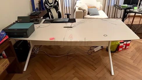 White modern large office desk with curved top - good condition