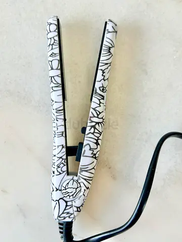 Mini hair straightener — Excellent Condition