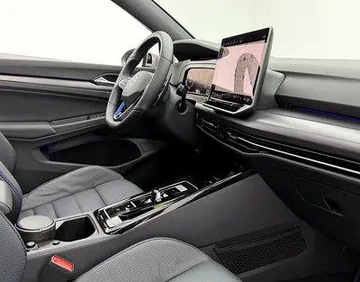 صورة 12 لـ 2025 Volkswagen GOLF R