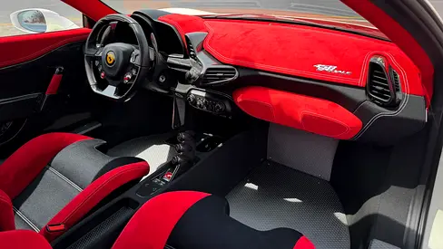 صورة 15 لـ 2014 Ferrari 458 SPECIALE