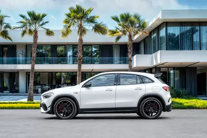 صورة 2 لـ 2021 Mercedes-BENZ GLA
