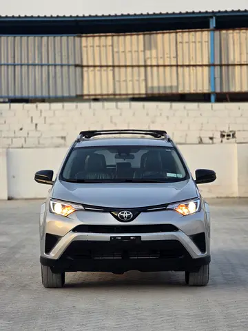 2018 Toyota RAV 4 — фото 1