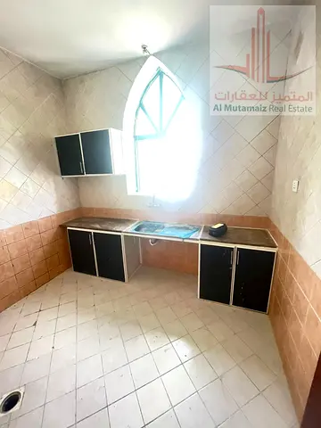For sale: Residential/commercial building in Al Rashidiya 1, excellent location