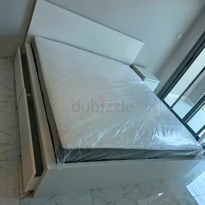IKEA malam king‑size bed (180 × 200 cm) with 2 storage drawers and an IKEA mattress ✨