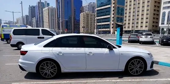 Audi A4 2.0 TFSI 2023 | GCC Specs | Low Mileage | Warranty