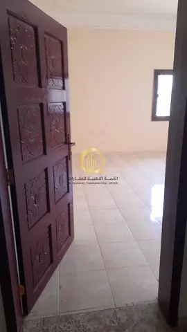للبيع فيلا في منطقة الخزامية على مساحة ارض 21500 قدم  قريبة من الشارع الرئيسي بجوار الحديقة