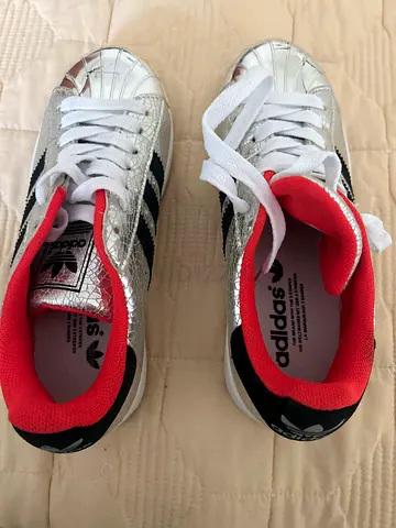 Sporty shoes