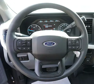 صورة 19 لـ 2026 FORD F-550