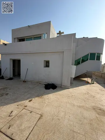 Beautiful villa in Al-Qadisiyah. Two floors. First floor: reception and majlis (formal sitting room) with a bathroom, kitchen, and a large yard with an external bathroom. Second floor: three bedrooms,