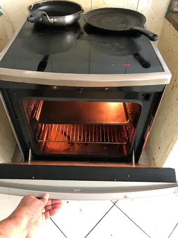 Induction Type, freestanding electric oven with ceramic hob - Good working condition, Four Positions
