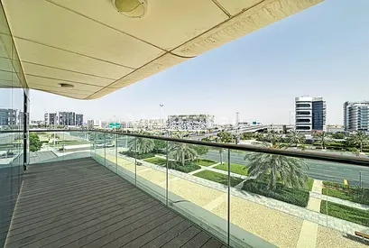 Road View | Spacious | Ready in October