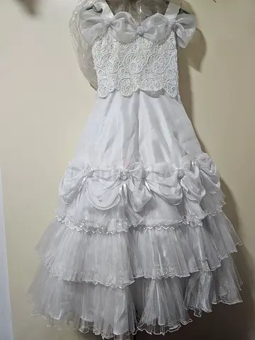 White ruffled flower girl / children's party dress, communion dress, length 106meter, chest 25inch