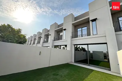 Single Row | Open Views | Contemporary Design