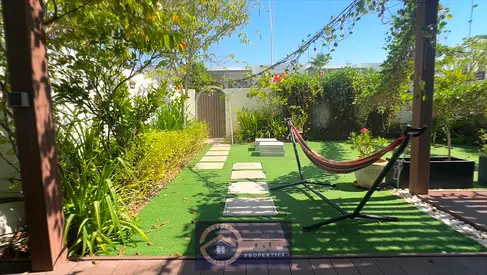 Vacant Furnished 3BR Townhouse | Single Row