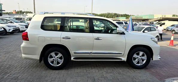 2015 Toyota LAND CRUISER — фото 6
