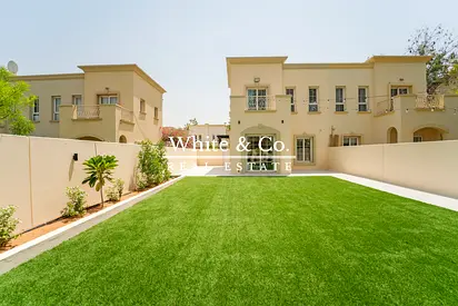 2 BEDS TYPE 4E | UPGRADED | LARGE PLOT