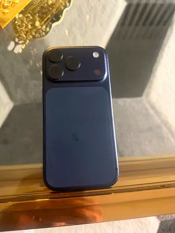 iPhone 17 Pro - Blue (used) with MagSafe case