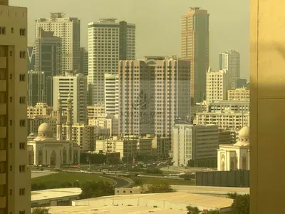 شقة غرفة وصالة للايجار السنوي في النهدة الشارقة 33,000 درهم 2 حمام خزائن بالحائط إطلالة بانوراما