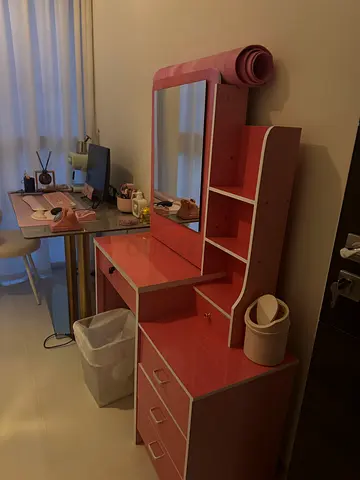 Vanity Table pink