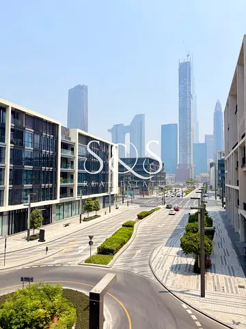 2BR Corner Apartment | Central Park & Skyline Views | vacant