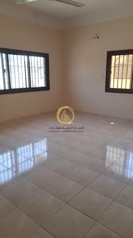 للبيع فيلا في منطقة الخزامية,وقع جدا مميز زاوية على شارعين قريبة من الشارع الرئيسي بحوار الحديقة الفيلا طابقين