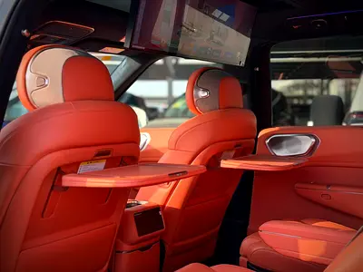 صورة 6 لـ 2025 LYNK & CO 900