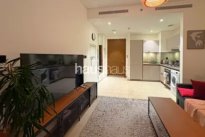 Modern | Multiple Cheques | Excellent Location