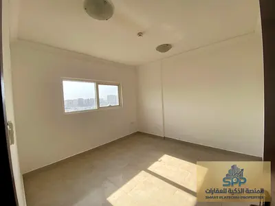 شقه فاخره مويلح التجاريه مع باركن بسعر مميز جدا