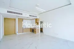 Modern 1BR | Vacant Now | Large Layout