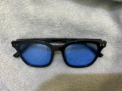 Black frame blue-lens sunglasses - classic wayfarer style