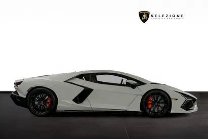 Lamborghini Revuelto 2024 GCC Specs - Hybrid V12 - Dealer Warranty-2
