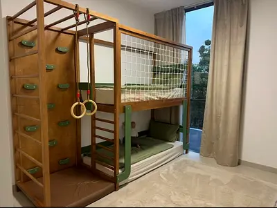 Kids Bed Solid wood bunk bed with play/ladder frame - good condition