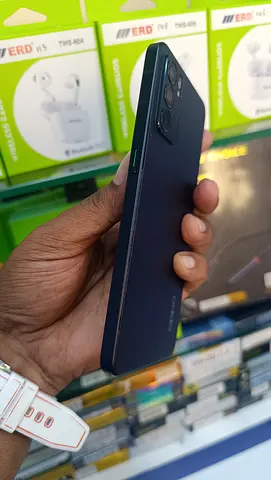 Oppo reno 6,, 8 GB RAM,, 128gb storage,, Dual sim