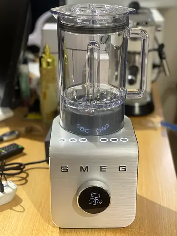 Smeg blender Black Matte. BLC02. Never Been Used. Complete accessories