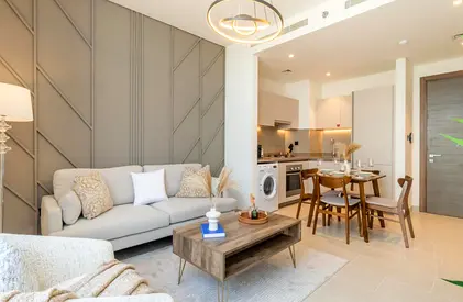 Fully Furnished | Mid Floor | Available by 20 Oct