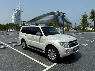 2014 Mitsubishi pajero 3.8 GLS Top spec Expat owned Full service records no accidents