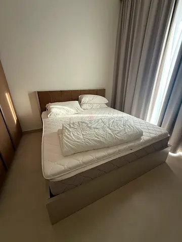 King Size Bed 180x200 + Mattress & Topper - Good Condition